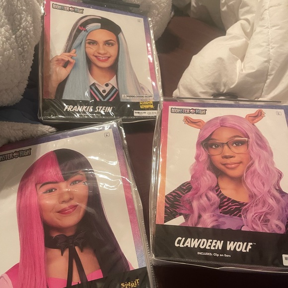 Set of 3 monster high wigs clawdeen wolf draculaura Frankie stein - Picture 1 of 9